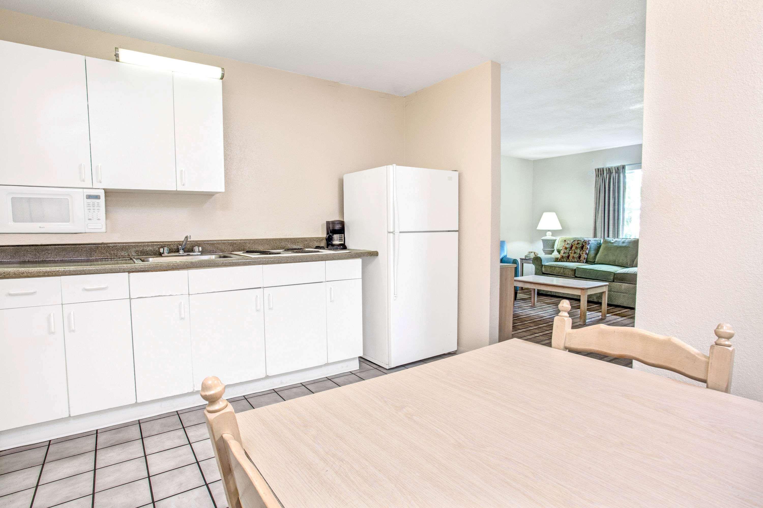 Motel Super 8 By Wyndham Kissimmee Zewnętrze zdjęcie