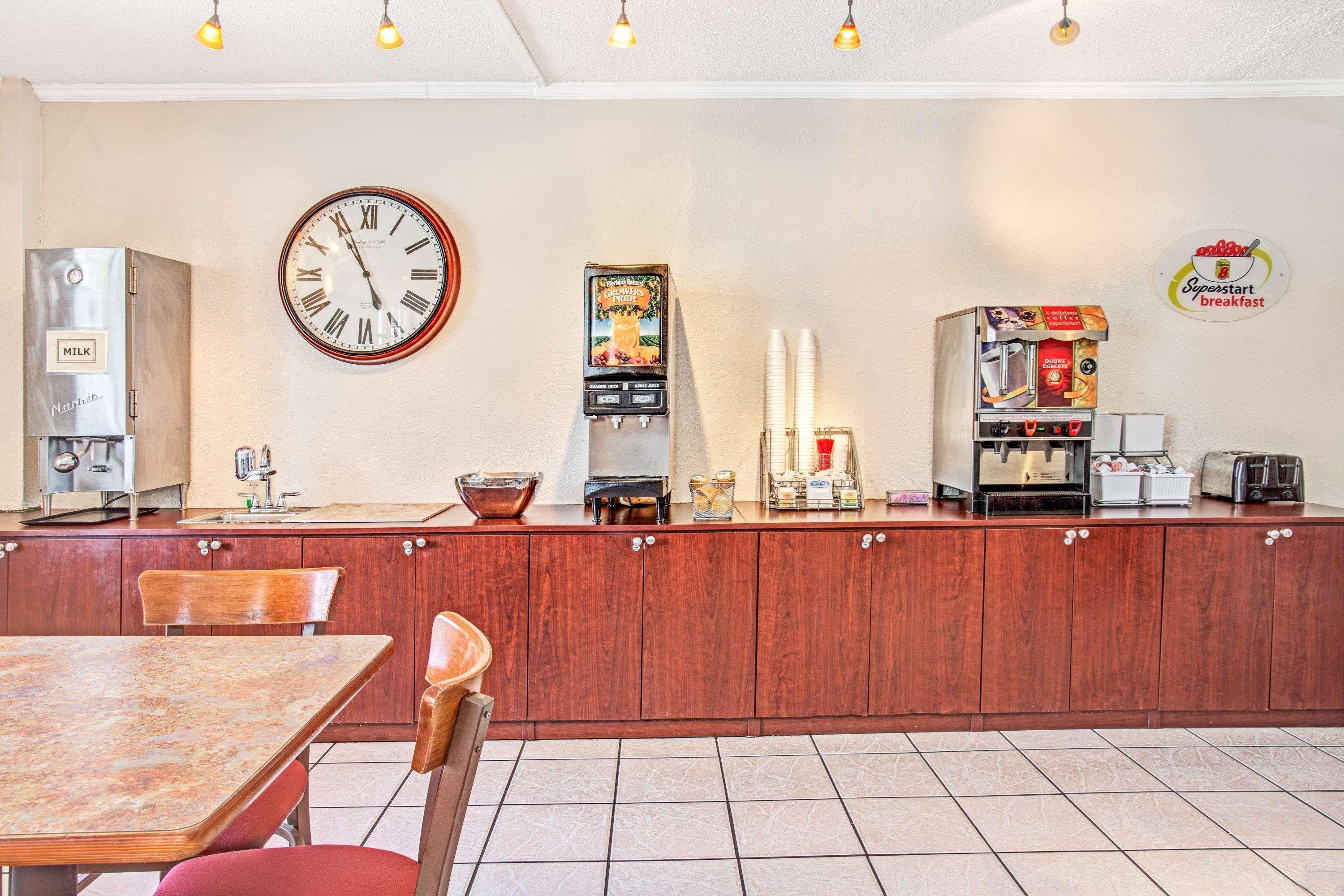 Motel Super 8 By Wyndham Kissimmee Zewnętrze zdjęcie