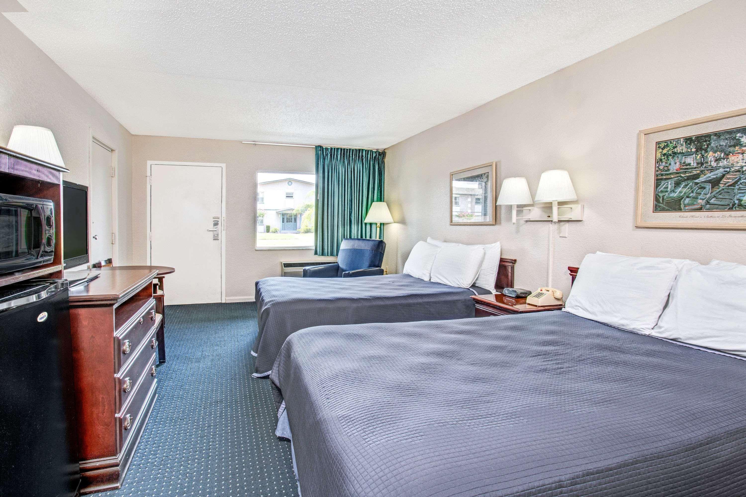 Motel Super 8 By Wyndham Kissimmee Zewnętrze zdjęcie
