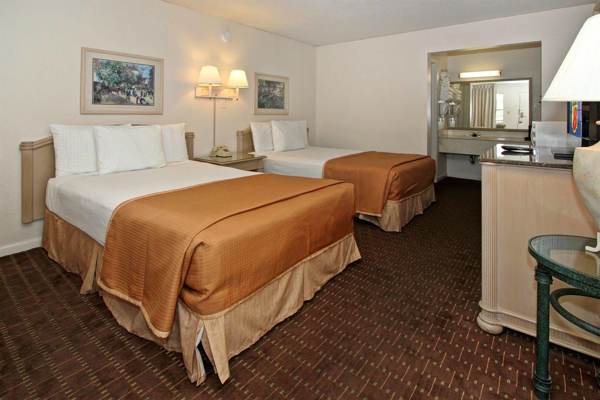 Motel Super 8 By Wyndham Kissimmee Zewnętrze zdjęcie